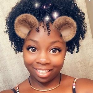 Meet your Posher, Dominique